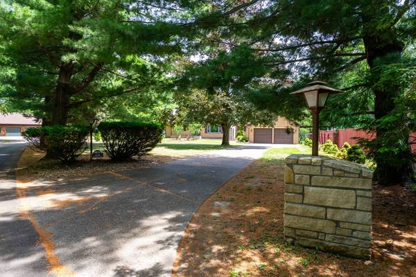 1220 54 Street CT, Moline, IL 61265