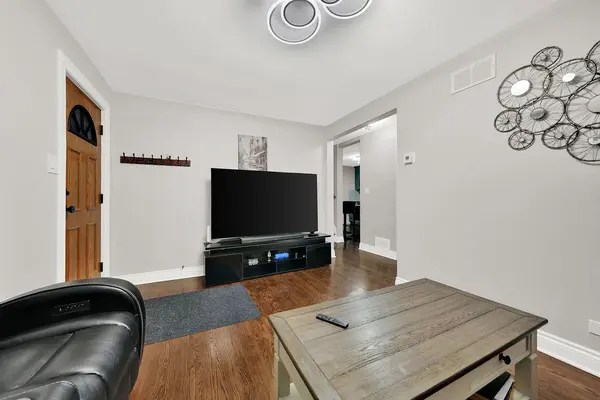5444 W 64th ST, Chicago, IL 60638