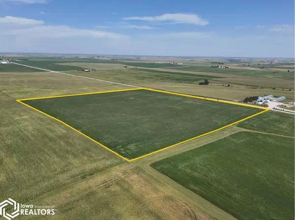 US Hwy 218 / 24th Ave., Van Horne, IA 52346