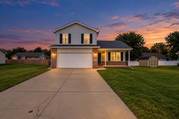 568 Fox Burrow CT, Valparaiso, IN 46385