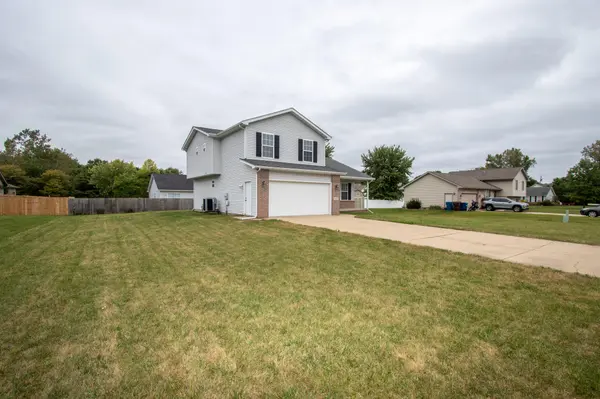 568 Fox Burrow CT, Valparaiso, IN 46385