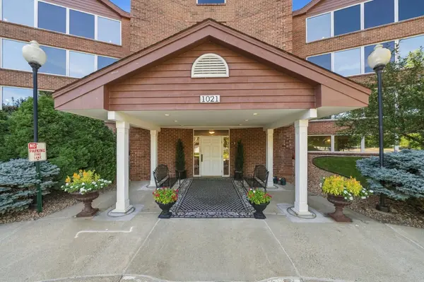 1021 Sibley Memorial HWY #404, Lilydale, MN 55118