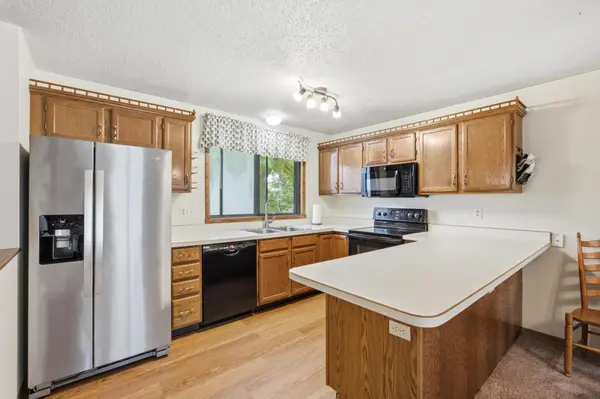 2830 32nd ST S, Moorhead, MN 56560