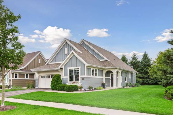 5010 Dale Ridge RD, Woodbury, MN 55129
