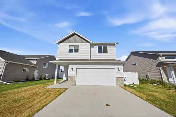 3851 19th ST S, Moorhead, MN 56560