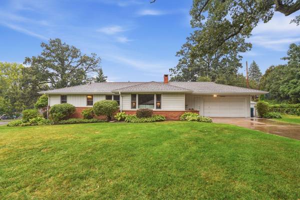 5000 Frontenac AVE, Golden Valley, MN 55422
