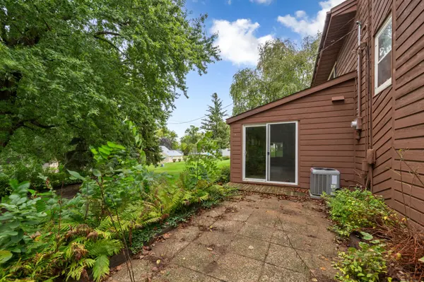 610 West ST, Jackson, MN 56143