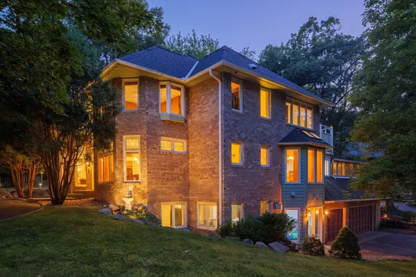 4166 Heatherton PL, Minnetonka, MN 55345