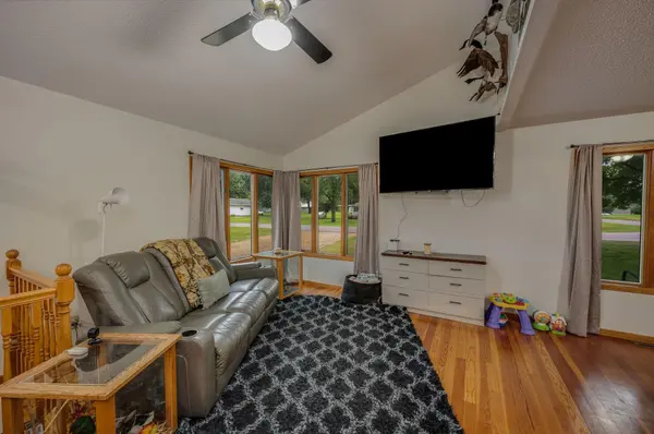 225 W Hill ST, Granada, MN 56039