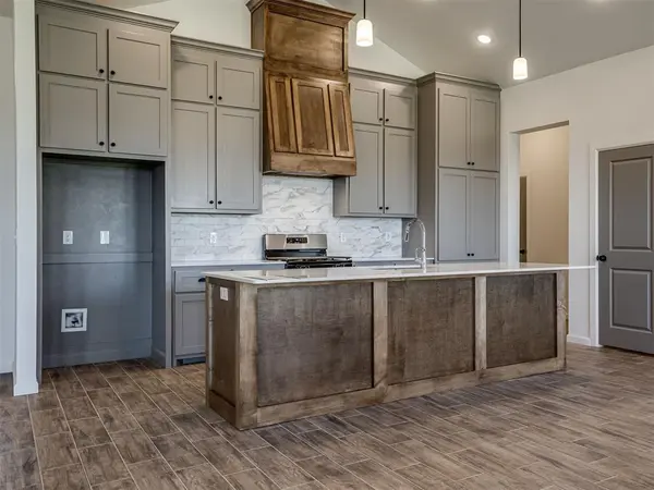 11813 NW 119th ST, Yukon, OK 73099