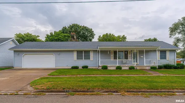 755 13TH ST, Lincoln, IL 62656