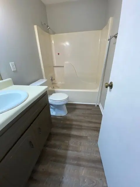 725 Overton Dr, Clarksville, TN 37042