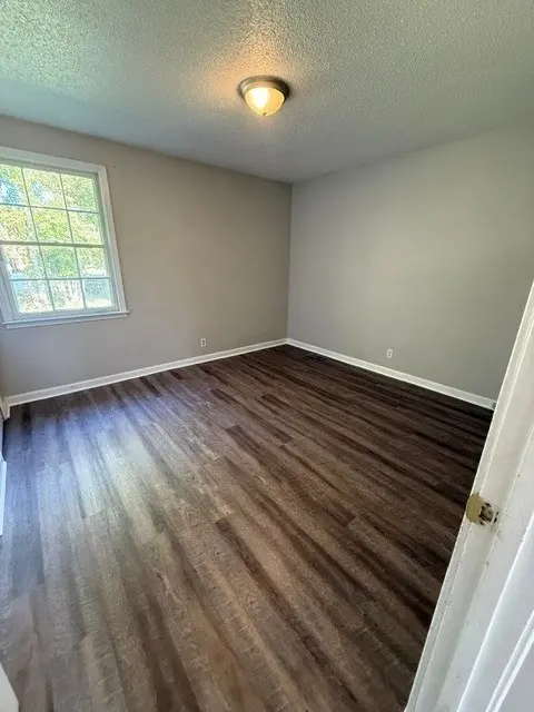 725 Overton Dr, Clarksville, TN 37042