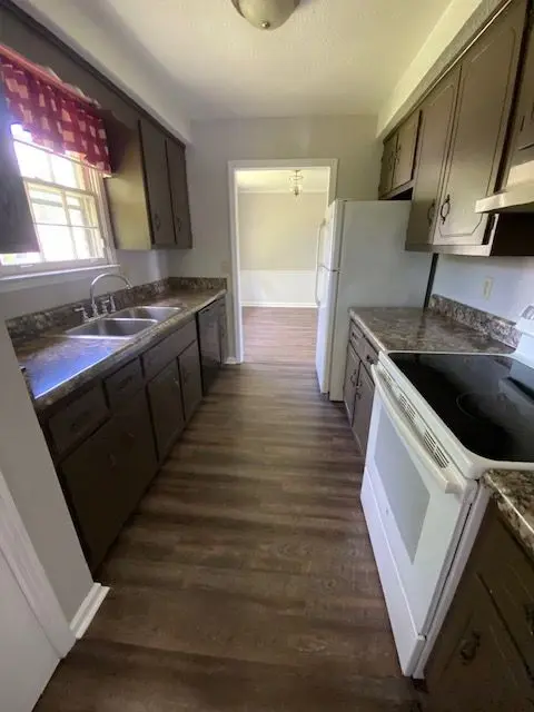 725 Overton Dr, Clarksville, TN 37042