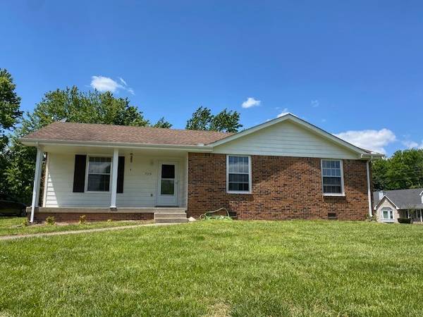 725 Overton Dr, Clarksville, TN 37042