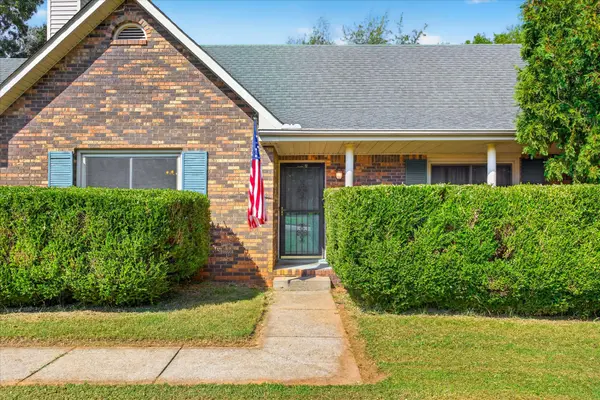2220 Jan Dr, Clarksville, TN 37043