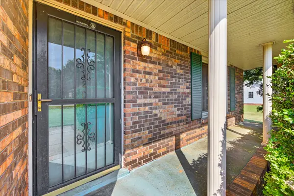 2220 Jan Dr, Clarksville, TN 37043