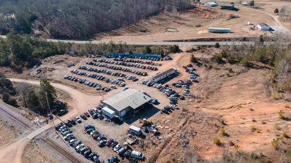 13800 US Highway 70 #E, Mc Ewen, TN 37101