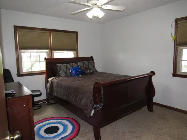 11885 Palmyra Rd, Oak Grove, KY 42262