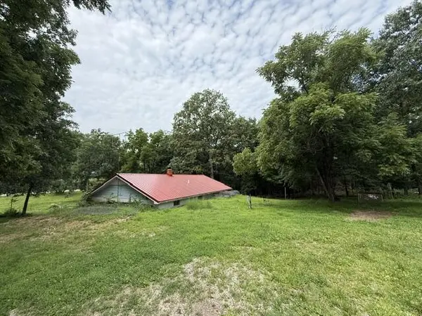 4 Arthur TRL, Louisburg, MO 65685