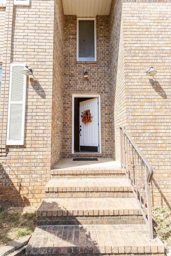 4883 S Buckingham LN, Springfield, MO 65810