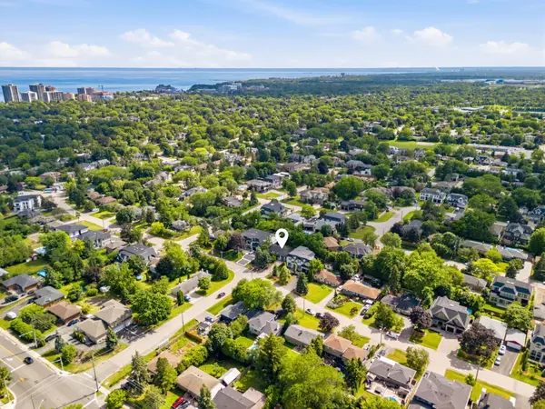 398 Tennyson DR, Oakville, ON L6L 3Z1