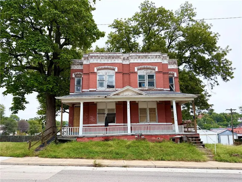 717 719 Mount Mora RD, St Joseph, MO 64501