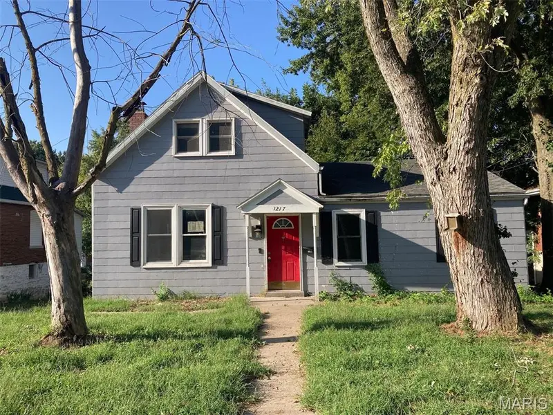 1217 W High ST, Jefferson City, MO 65109