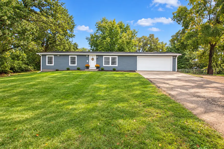 1585 Joliet WAY, Dixon, IL 61021