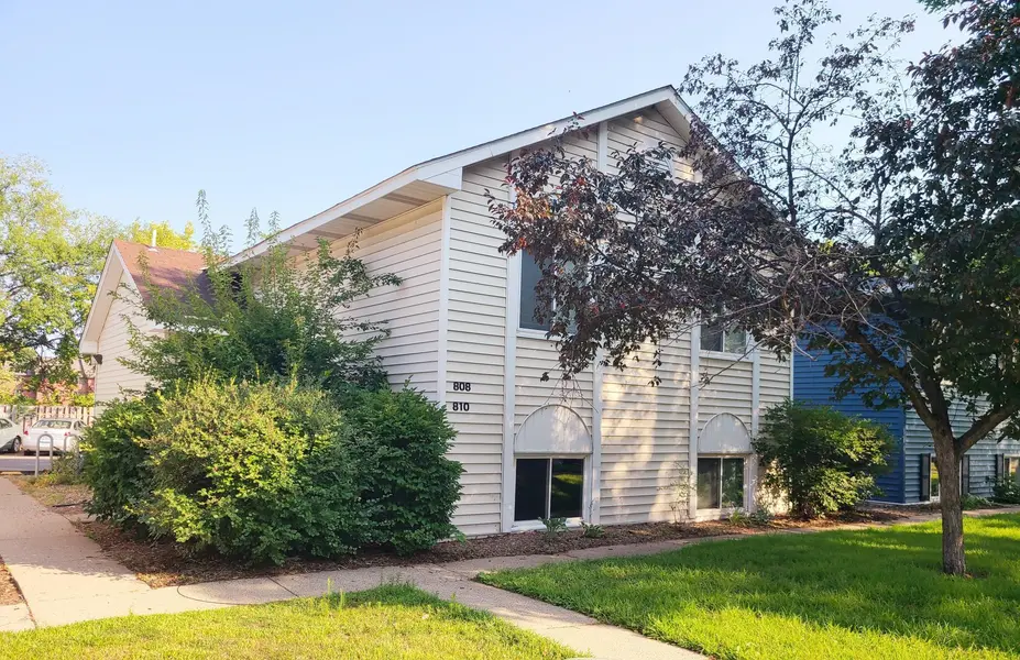808 9th AVE SE, Minneapolis, MN 55414