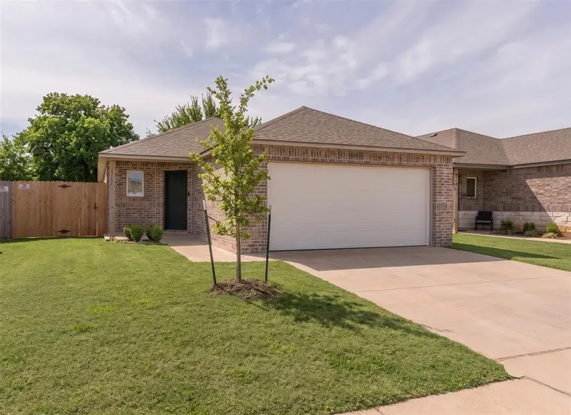 12104 SW 33rd ST, Yukon, OK 73099