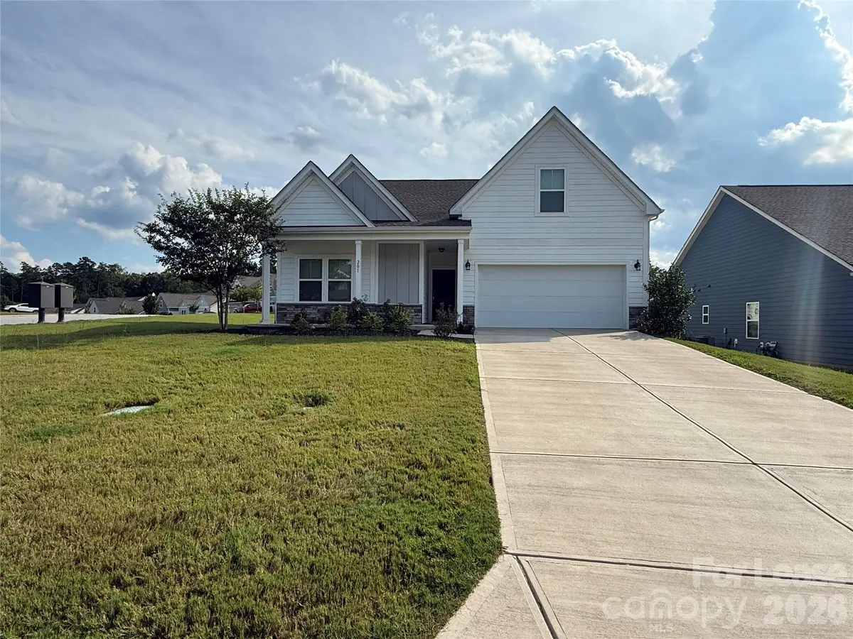 201 Old Harbor DR, Mount Gilead, NC 27306