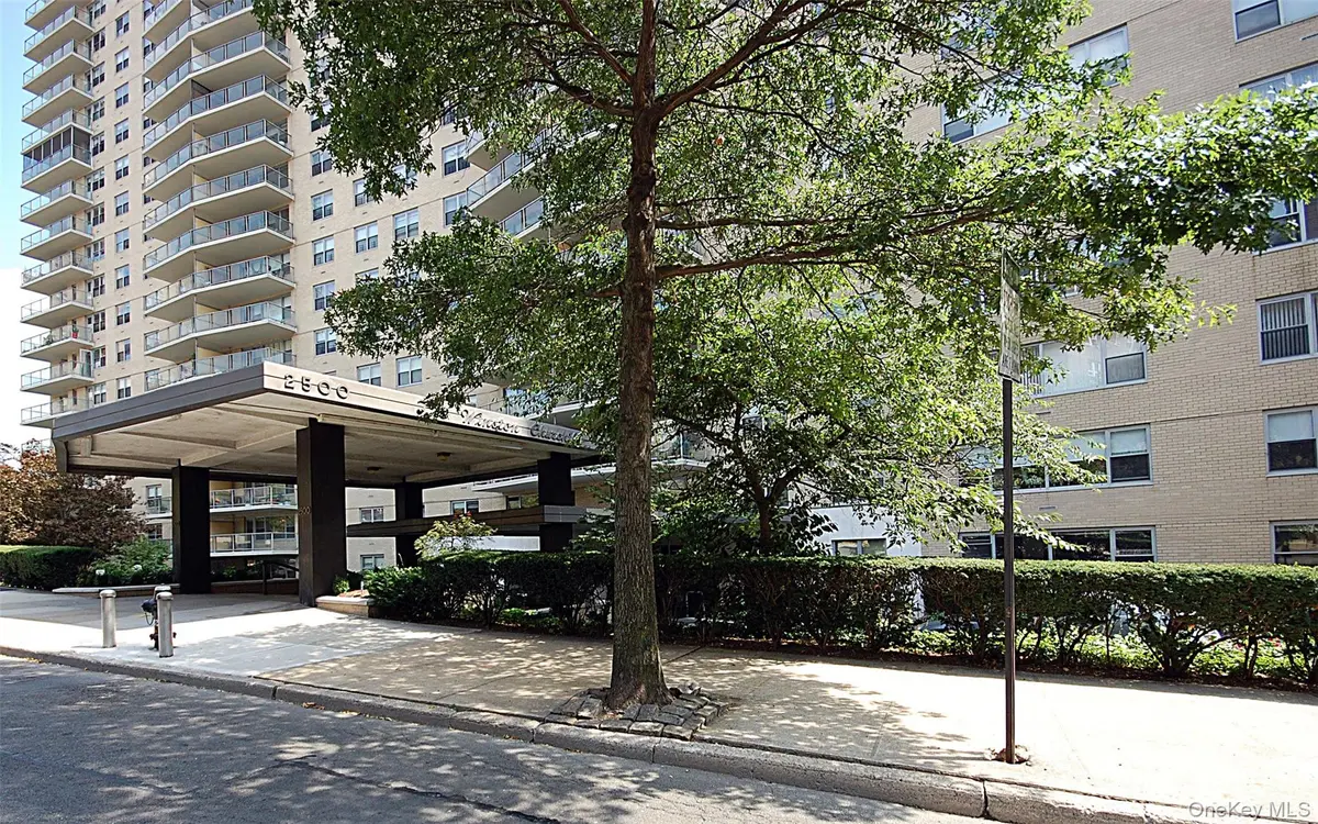 2500 Johnson AVE #12N, Bronx, NY 10463