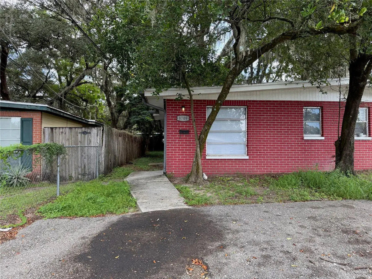 8709 N MANDARINE PL #A, Tampa, FL 33617