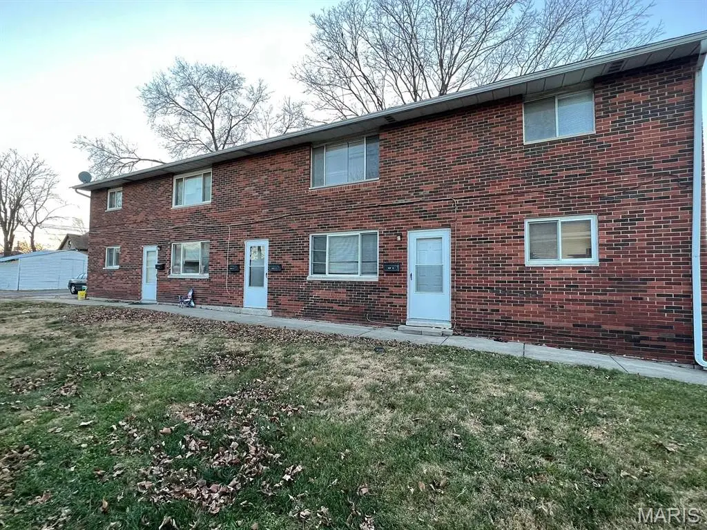 260 E Acton AVE #C, Wood River, IL 62095