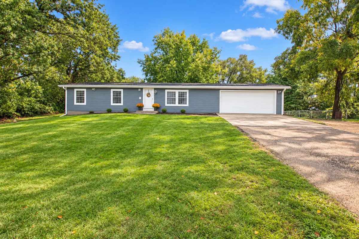 1585 Joliet WAY, Dixon, IL 61021