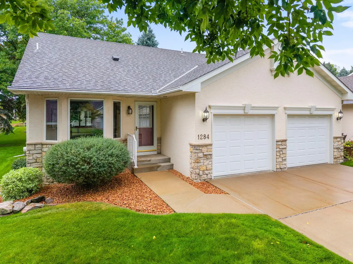 1284 Quincy CIR, Shakopee, MN 55379