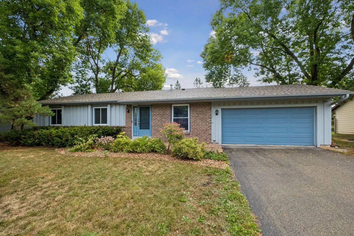 4758 Hauge CIR, Eagan, MN 55122