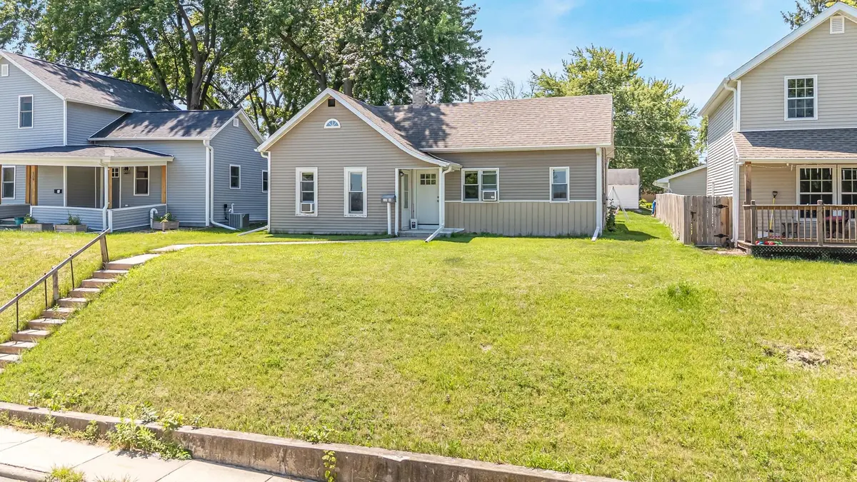 113 W 4TH ST, Kaukauna, WI 54130