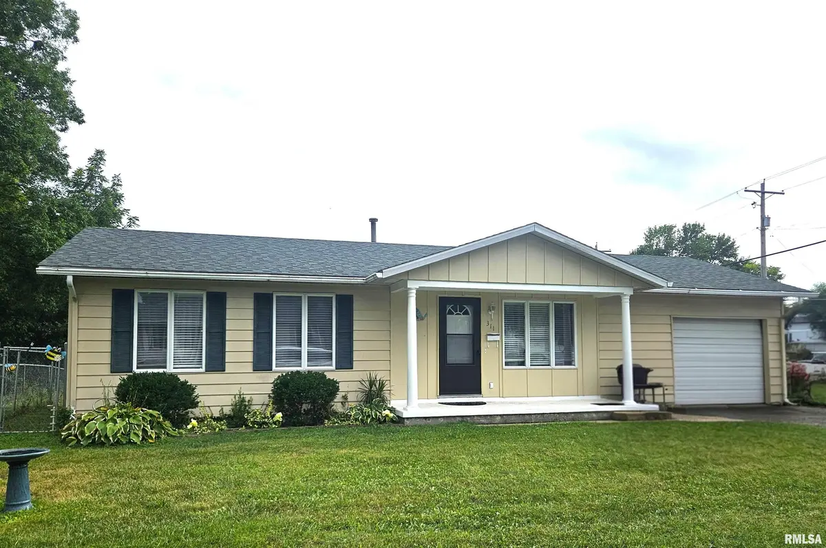 311 20TH ST, Lincoln, IL 62656