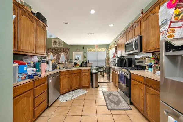 6369 Redeagle Creek Drive, Fort Worth, TX 76179
