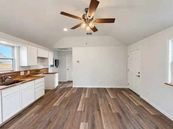 818 S Austin, Bremond, TX 76629