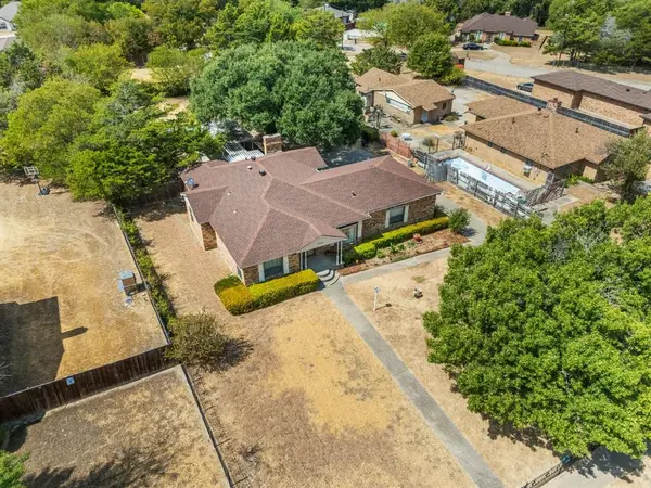 7235 Vecino Drive, Dallas, TX 75241