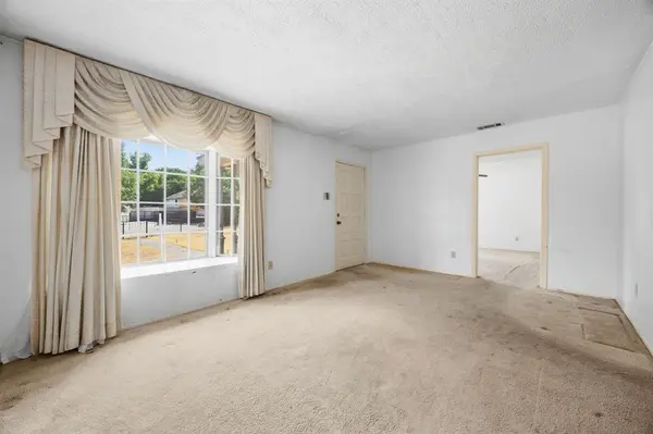 7235 Vecino Drive, Dallas, TX 75241
