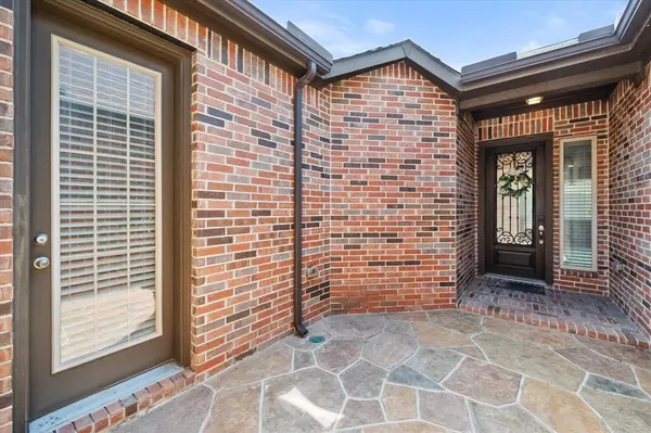 1108 Ivy Charm Way, Arlington, TX 76005