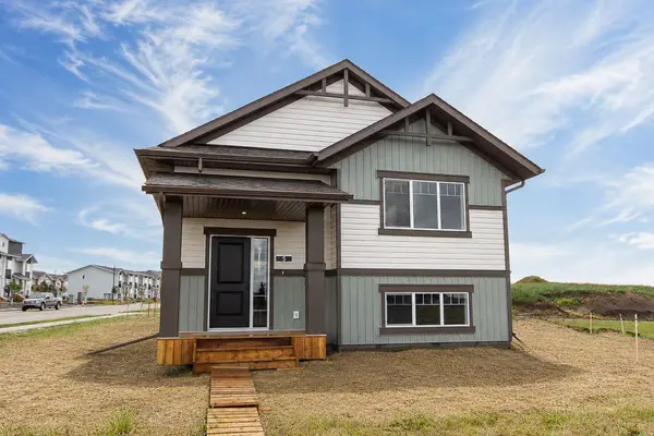 5 Beacon Hill DR, Sylvan Lake, AB T4S 0S9