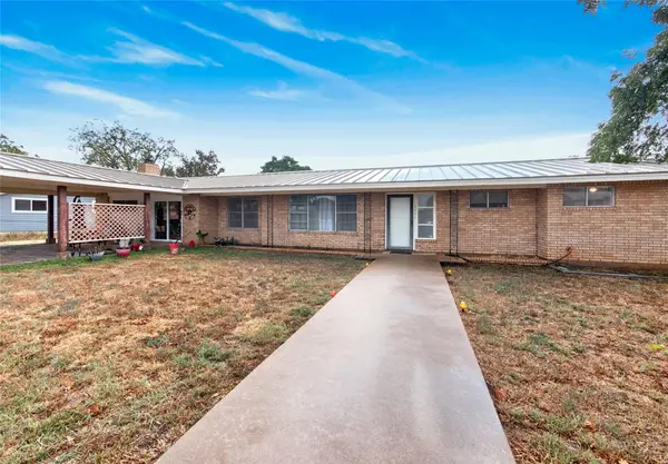 1205 W Haynie ST, Llano, TX 78643