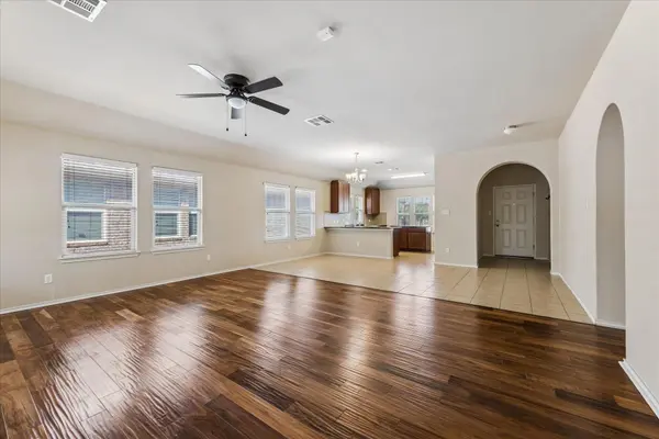 520 S Brook DR, Leander, TX 78641