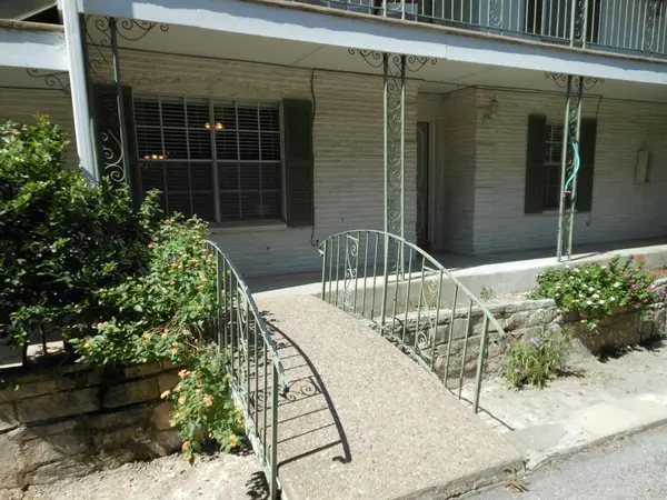 2516 Enfield RD #103, Austin, TX 78703