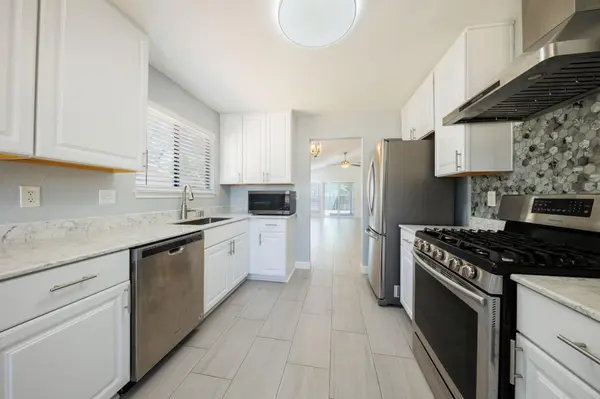 808 Primrose LN, Cedar Park, TX 78613
